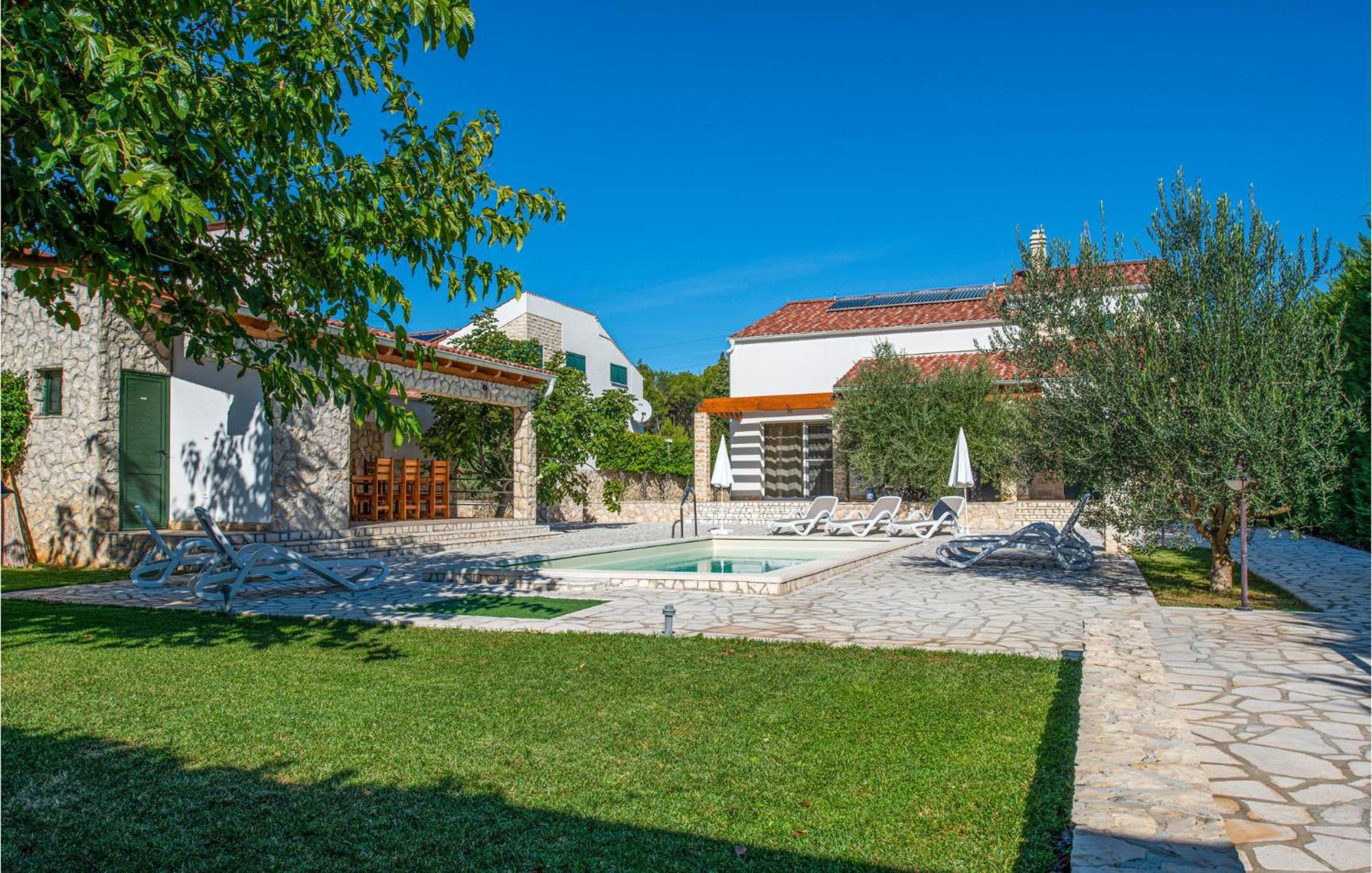 Lovely Home In Sibenik With Wifi Экстерьер фото